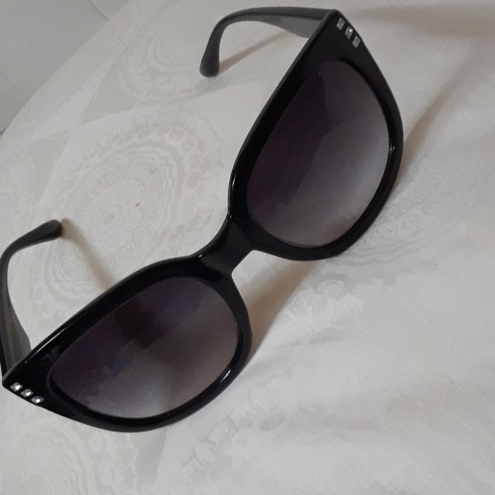 Luv Betsy sunglasses